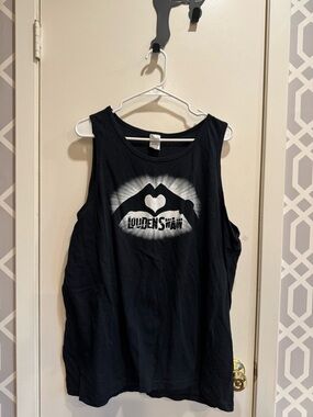 Size XL Louden Swain Gildan Black Graphic Tee with White Heart Hands Design